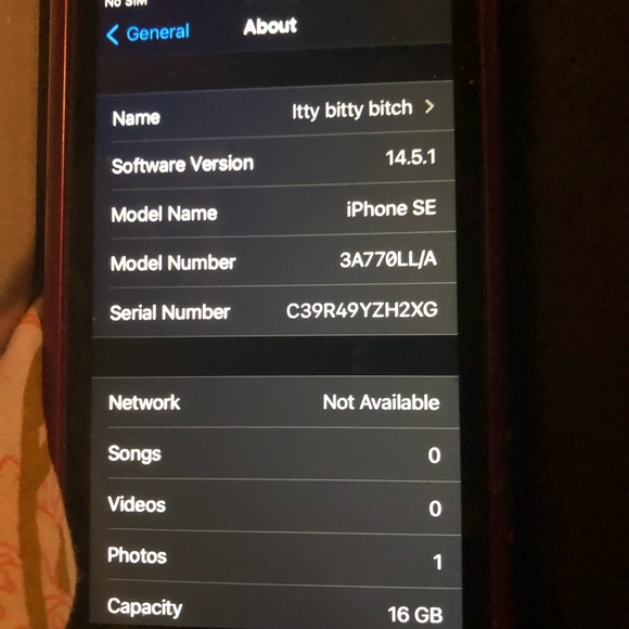 iPhone SE space grey 16gb unlocked with morphie charging case screen protector